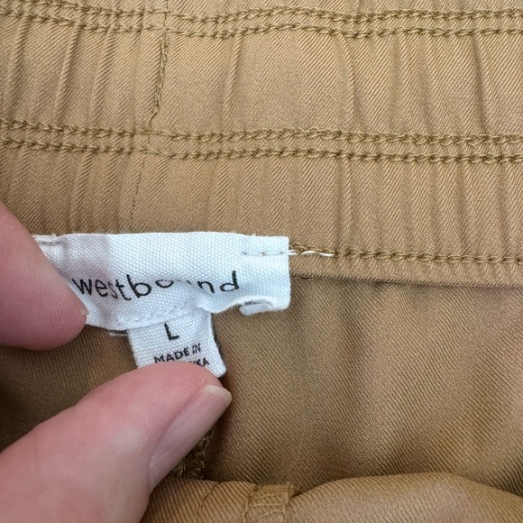 Westbound size large khaki shorts- EUC - Picture 2 of 4